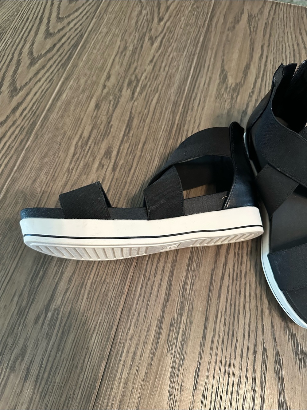 Time and Tru Black Crisscross Elastic Zip Back Sandals - Picture 2 of 4